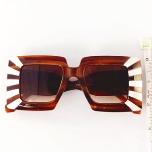 New Vintage Brown with White Stripes Square Gradient Sunglasses for Women & Men